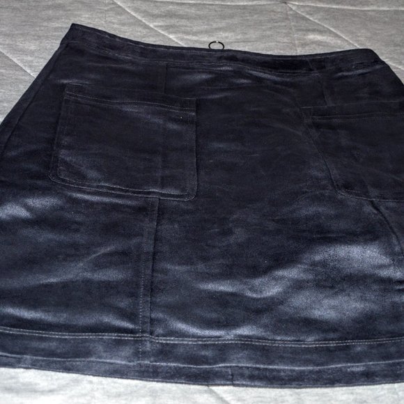 Charcoal grey skirt - Picture 2 of 3